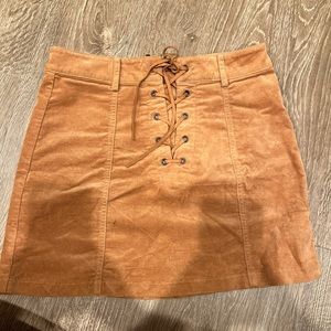 💛 bundle at $8- Tan mini skirt